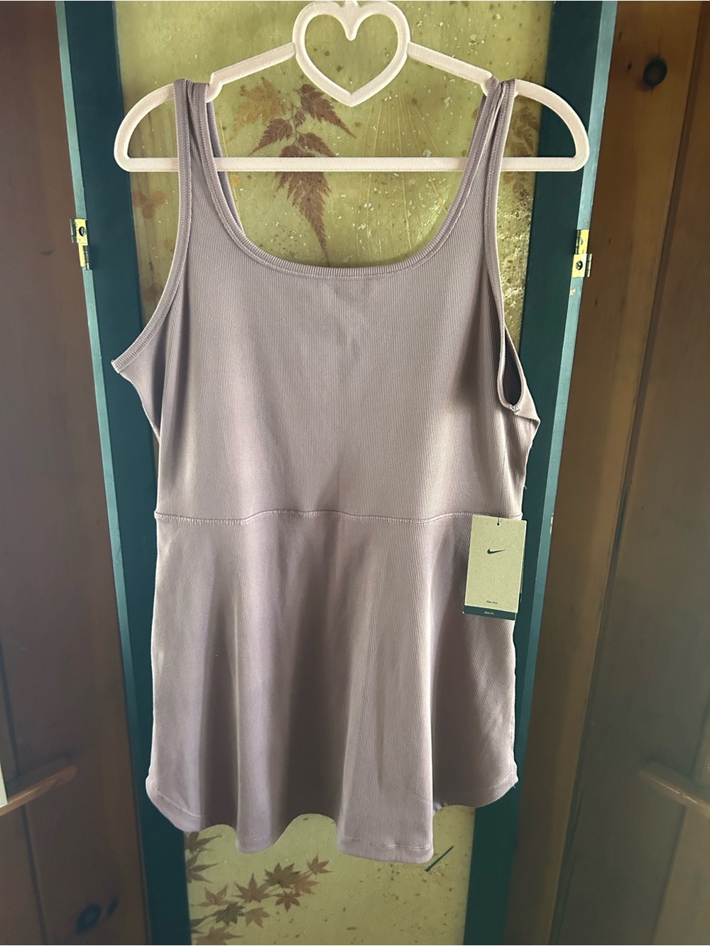 Nike Women’s Mauve Scoop-Neck Performance Tank